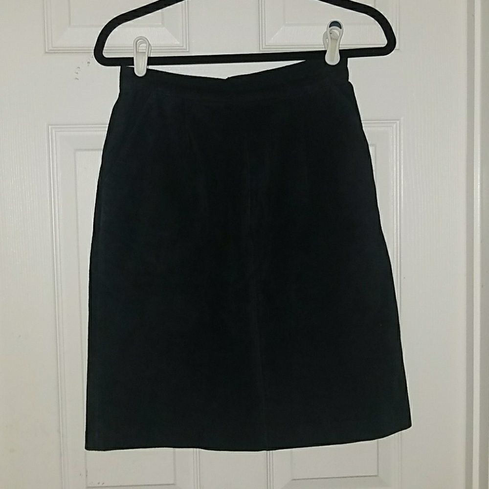 Toffs black 100% genuine leather suede skirt Sz 10